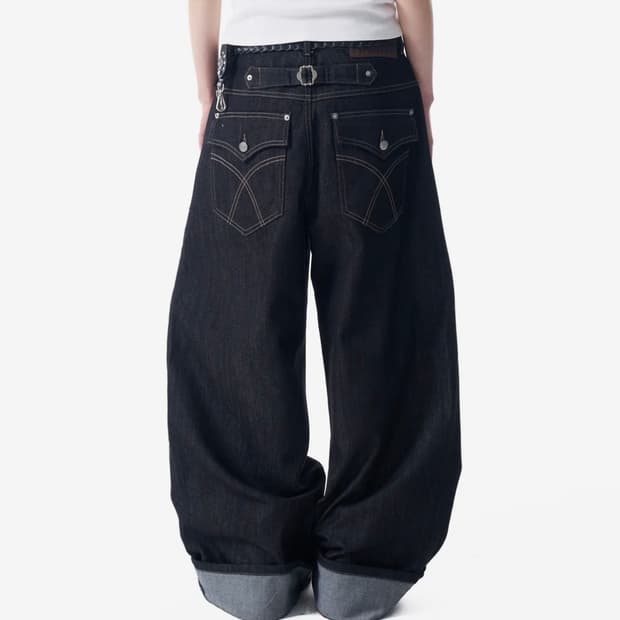 아캄 Cinch Back Denim Pants (Black) 1