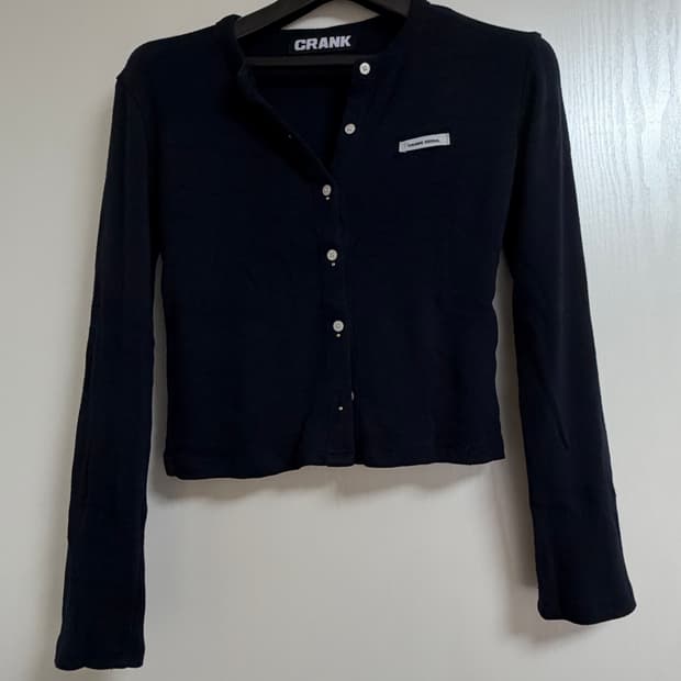 크랭크 니트 스터드 버튼 가디건_네이비