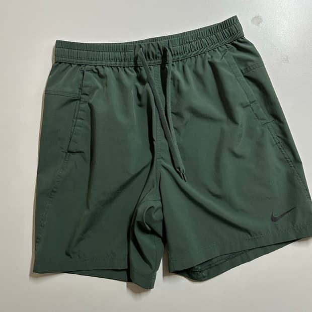 [새상품] 나이키 드라이핏 반바지 카키 / M