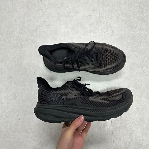 호카 클리프톤 9