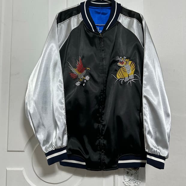 리버시블 자수 스카쟌