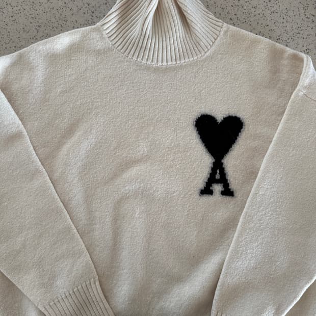 아미 인타르시아 터틀넥