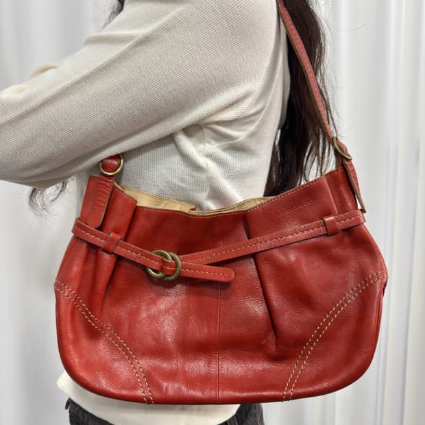 a.d.carriere leather shoulderbag