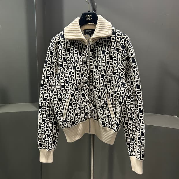 샤넬 레터링 자카드 니트집업