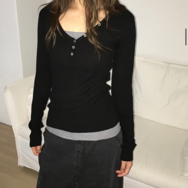 이즈이즈 Is button Kint 니트 블랙 