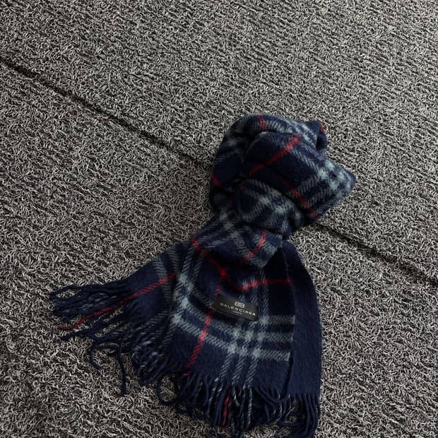 90s 발렌시아가 클래식 체크 패턴 머플러 3120