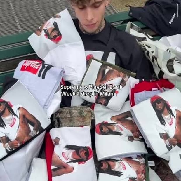 슈프림 플레이보이카티 화이트 라지