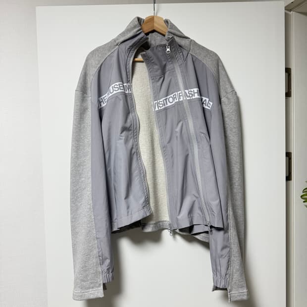 더뮤지엄비지터 FLEXIBLE JACKET (GREY) os