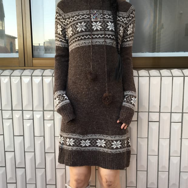 Pom pom snow pattern hood knit onepiece