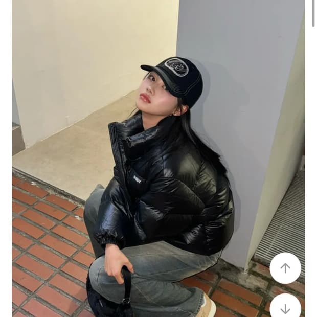 널디 우먼시 에센셜 글로시 다운 자켓 패딩 팝니다