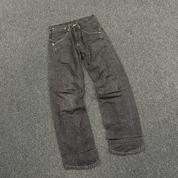 리바이스 엔지니어드 흑청 데님팬츠