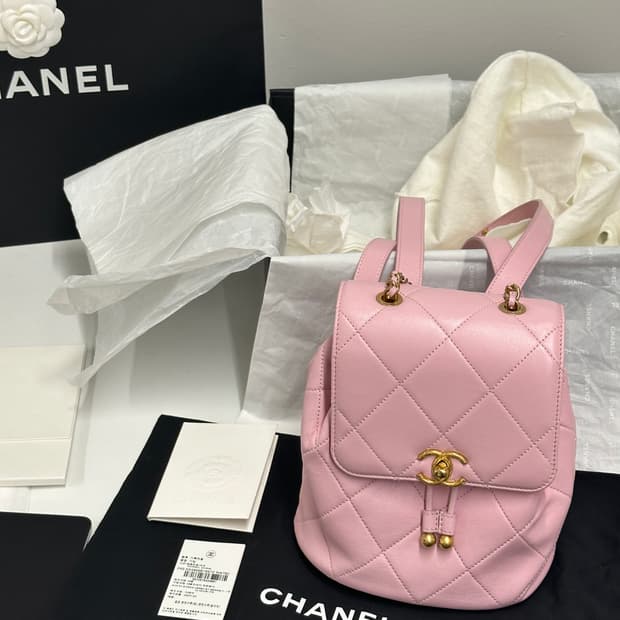 샤넬 백팩 CHANEL 레터링 체인 퀼팅 미니백 AS4866