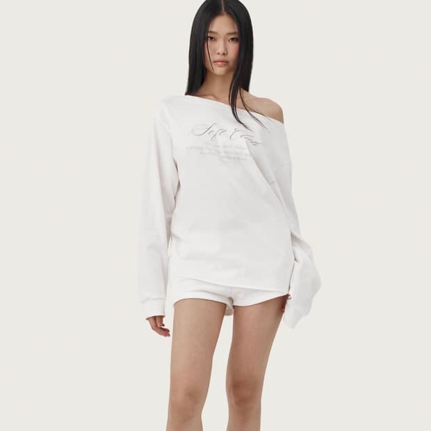 (새상품) 클리시어 소프트클럽 원숄더 맨투맨 화이트