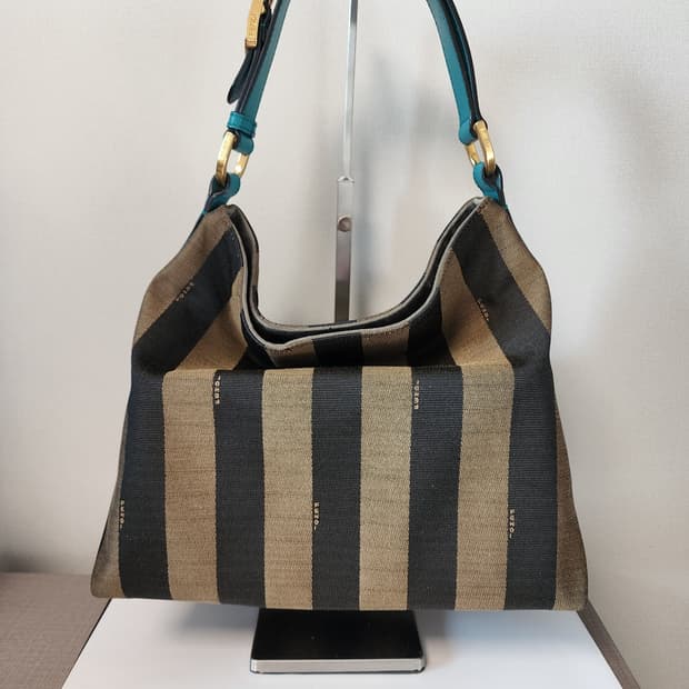 정품 펜디 시그니처 스트라이프 호보백