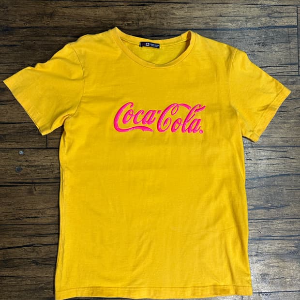 코카콜라 Coca-Cola 빈티지 로고 반팔 티셔츠 옐로우M