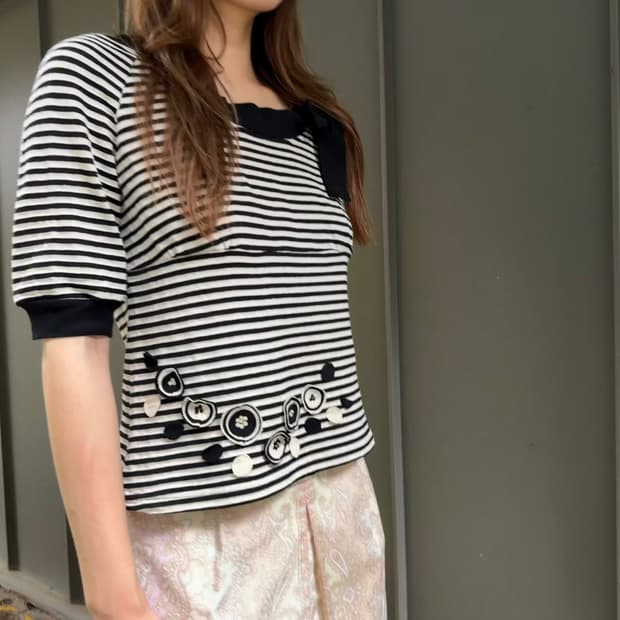 stripe button top