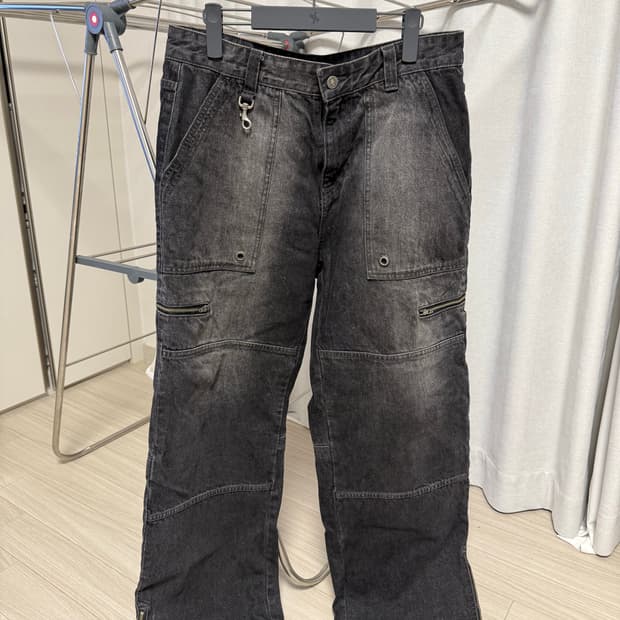 [L] 마하그리드 지퍼흑청데님 청바지