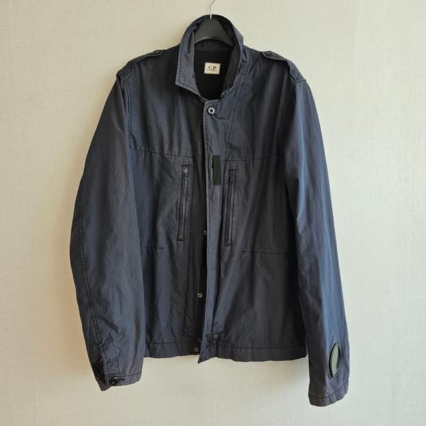 백화점판 CP컴퍼니 시계창 대왕 와펜 자켓 블랙