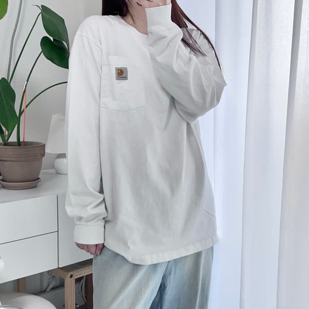 칼하트 화이트 포켓 긴팔티 [ LOOSE FIT M ]