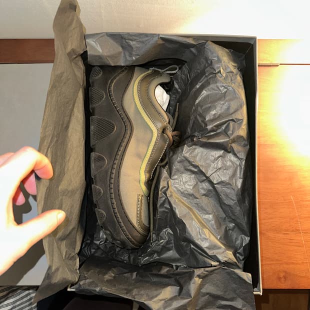 키코 코스타디노브 톤킨 레이스업