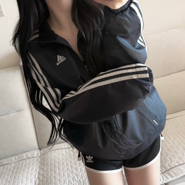 아디다스 일본 딥네이비 / 실버 유광 바람막이 