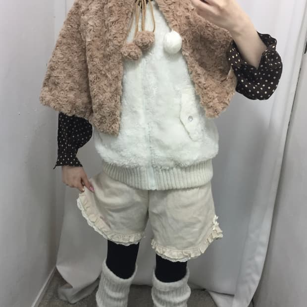 mezzo piano 메조피아노 프릴 하트 버튼 숏팬츠 코디🐻‍❄️