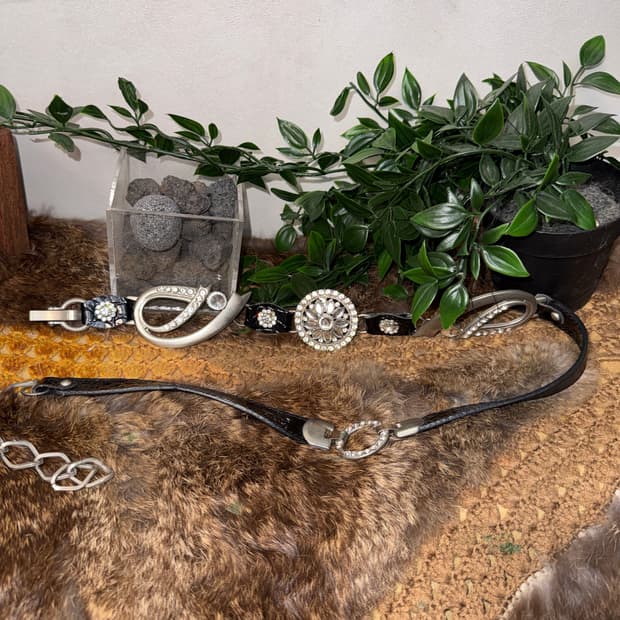 Black flower ribbon cubic chain belt