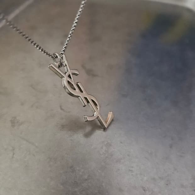 77 입생로랑 정품 빈티지 업사이클링 롱 목걸이 써지컬