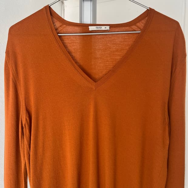 v-neck wool knit