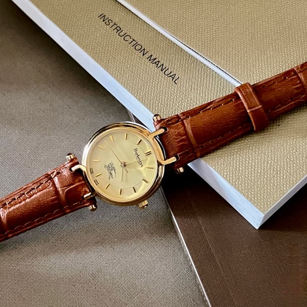 BURBERRY 골드 라운드  버버리 여성 시계