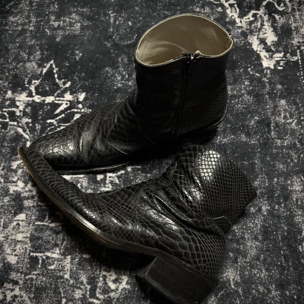 Python Detail Black Boots