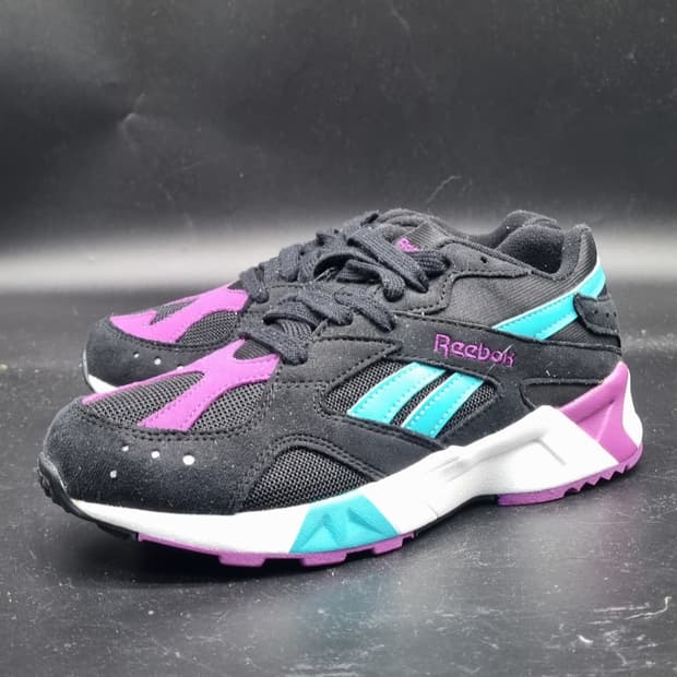 리복 아즈트렉 여성 운동화 235