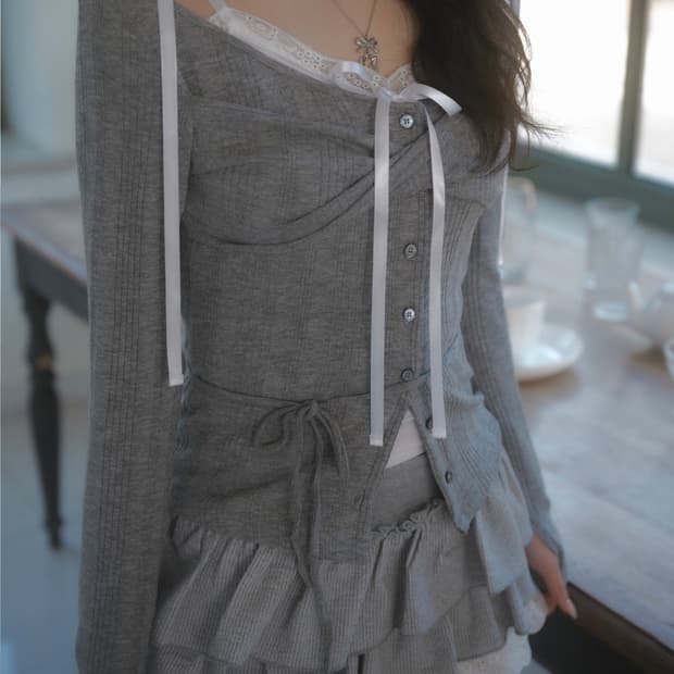 뉴얼린 Rosie twist button Top 차콜