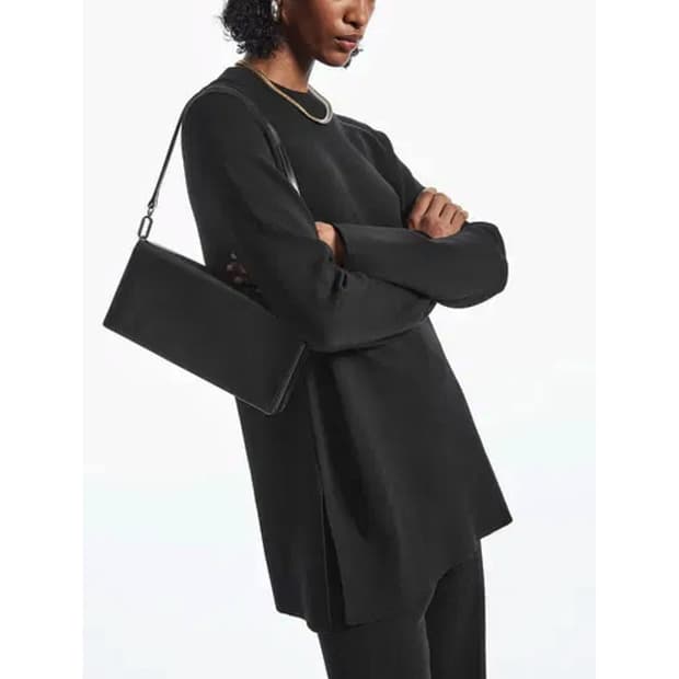 코스 COS 23 블랙 니트 스웨터