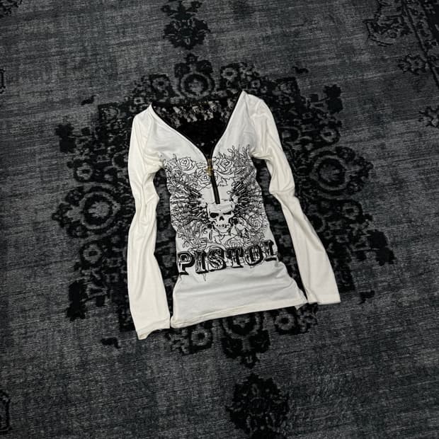 Mkr 00s y2k cross charm distressed cut s