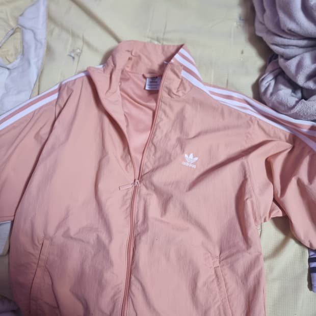 아디다스 락업 자켓 코랄 판매합니다