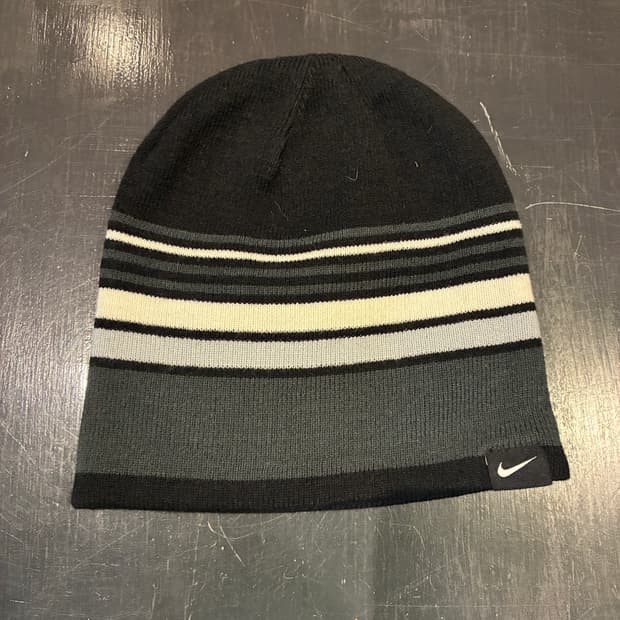 나이키 스트라이프 리버시블 비니