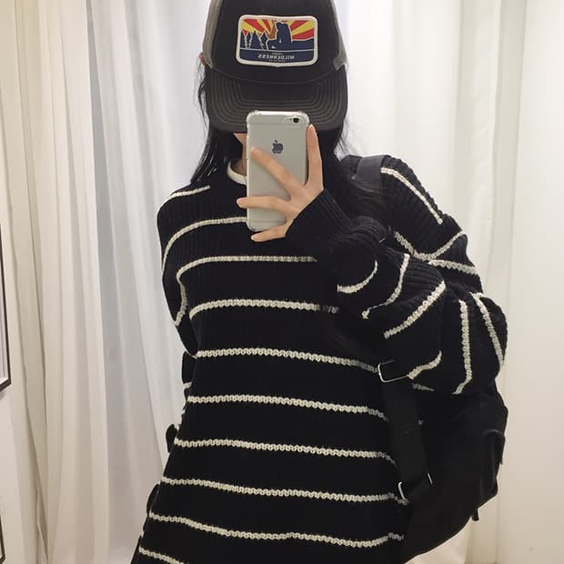 Unisex Uniqlo Knit 105