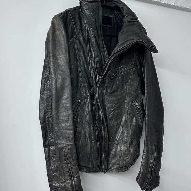 러브 메종 비대칭 하이넥 램스킨 자켓