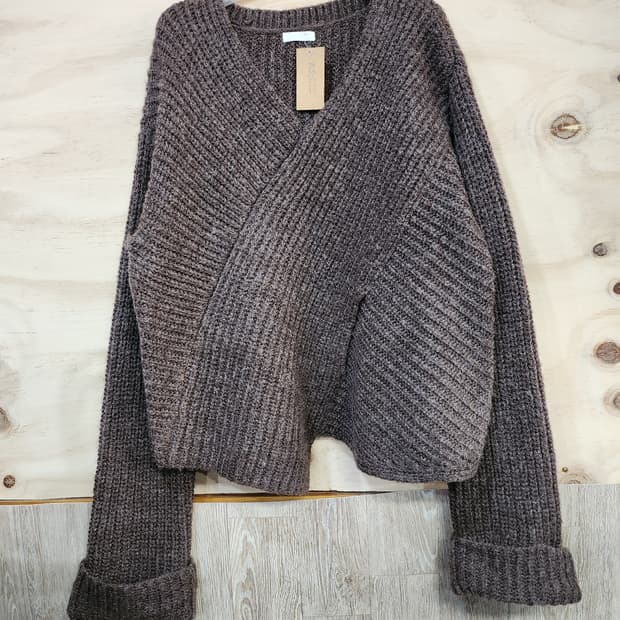 550) 여성 브이넥 니트