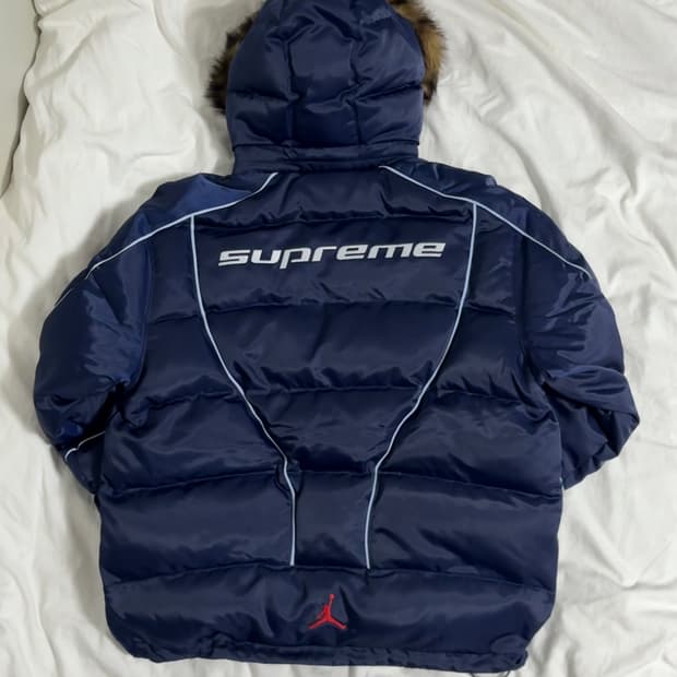 슈프림 x 조던 퍼퍼 자켓 네이비 - 24FW