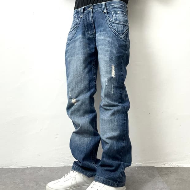 Curved Pocket Distressed Denim