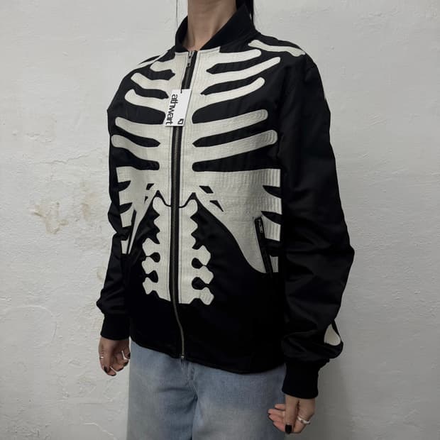 VANSON 2025 collection 블랙컬러 본 자수 나일론 트윌 