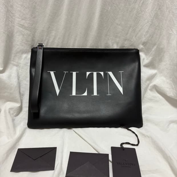[당일배송/정품] 발렌티노 VLTN 로고 클러치
