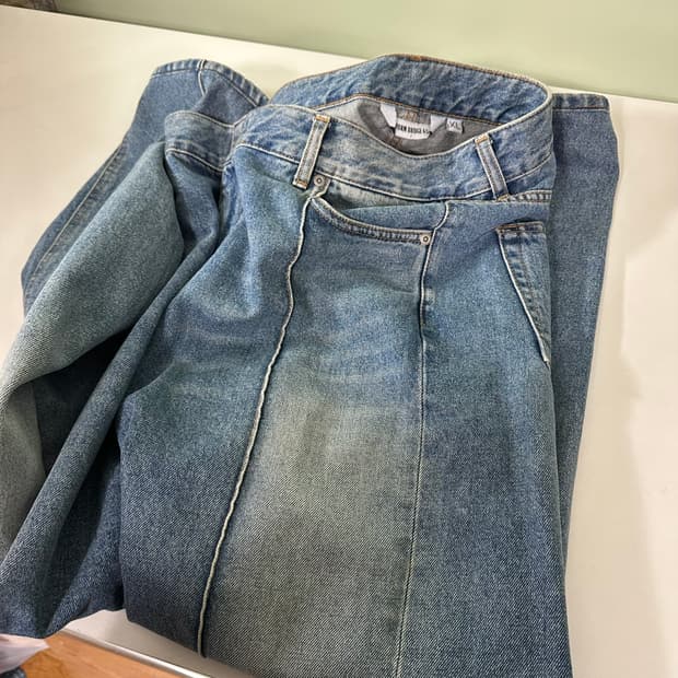 XL 유니폼브릿지 일자핏 연청워시드 데님팬츠 청바지