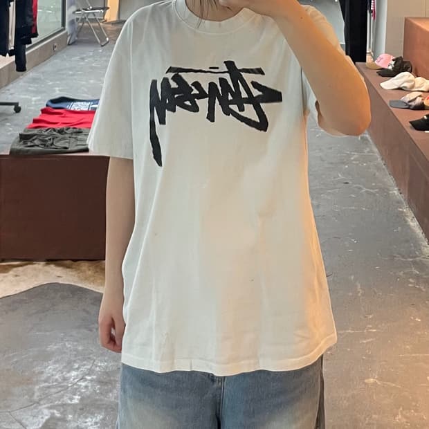 스투시 센터로고 화이트 반팔 H2388