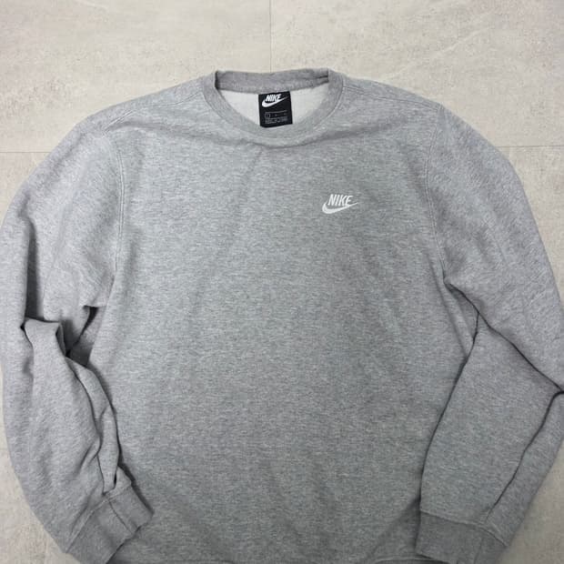 나이키(NIKE) 스포츠웨어 클럽 플리스 맨투맨 그레이