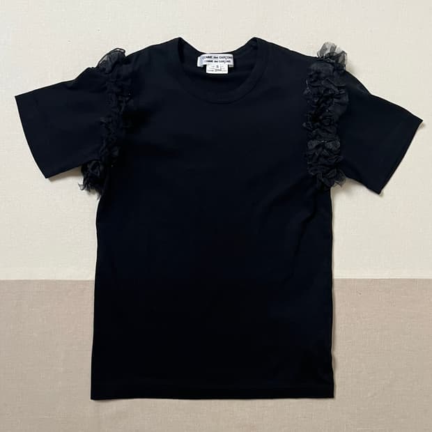 꼼데가르송 숄더 레이스 티셔츠 comme des garcons