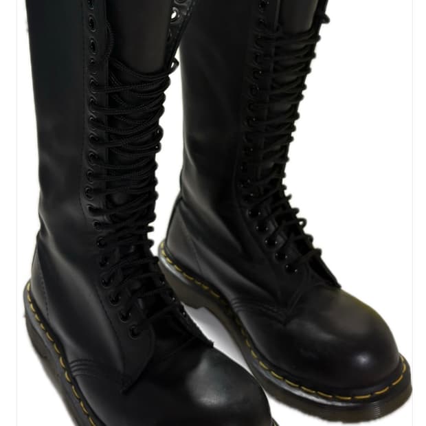닥터마틴 1B99 버지니아 14홀 5UK 240