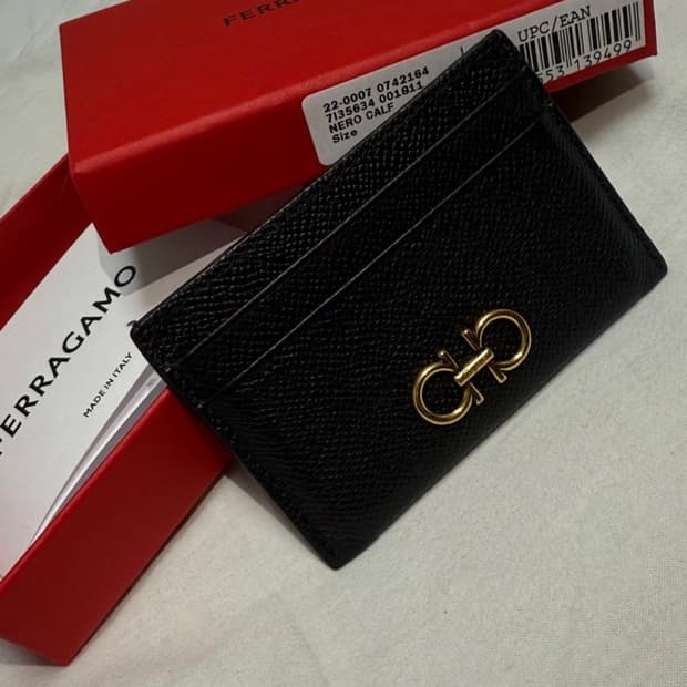 페라가모 검정 카드지갑